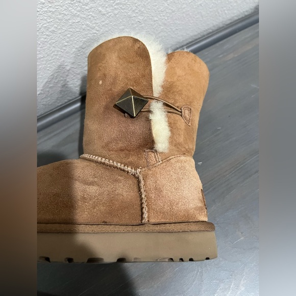 UGG Chestnut Button Winter Boots Size: 7 - Picture 8 of 10